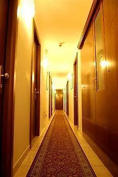 מילאנו Hotel Nuovo Metro 3*,